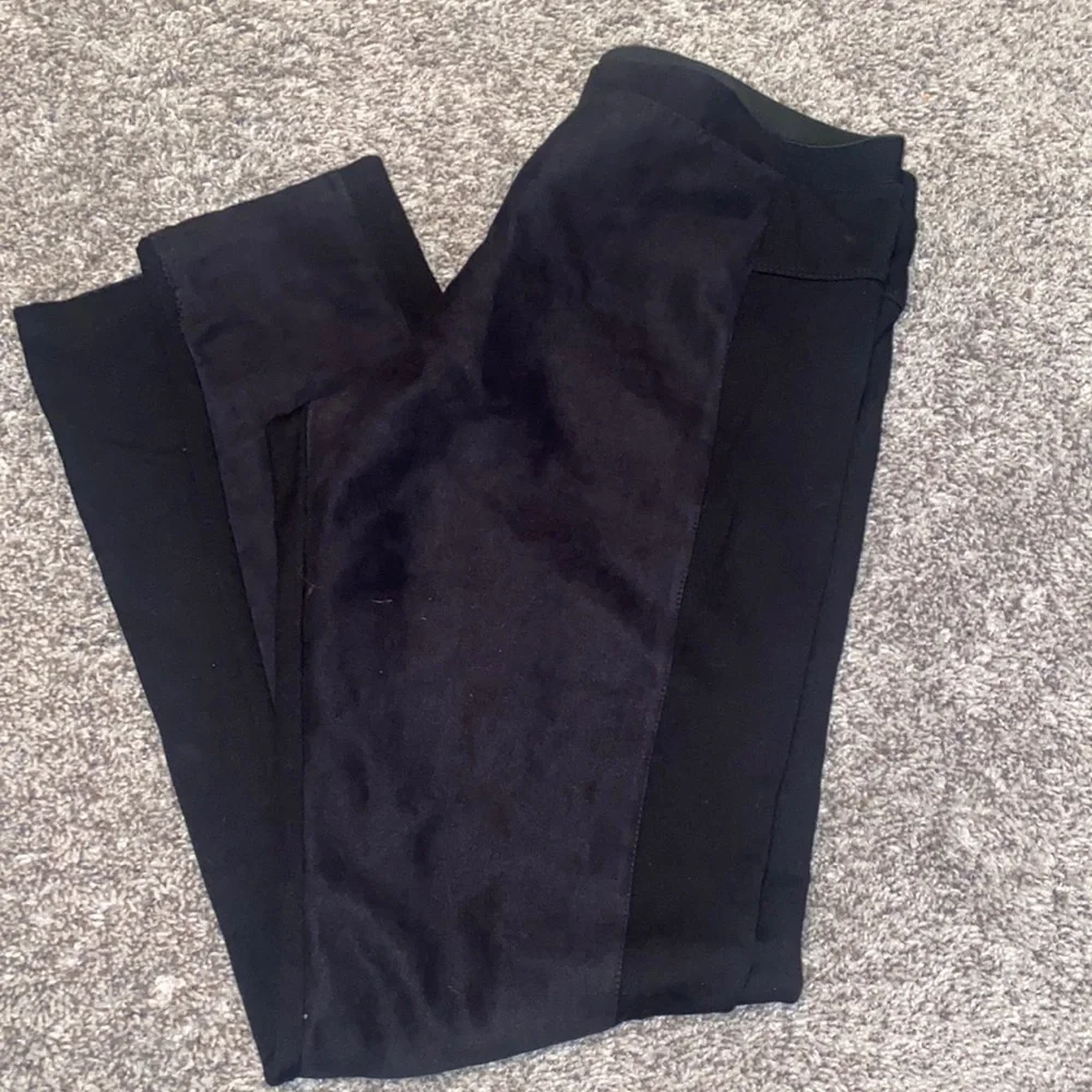 SEVEN 7 Black skinny pants Velour like fronts